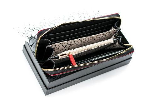 Veľká dámska čierna lakovaná Nobo červená peňaženka