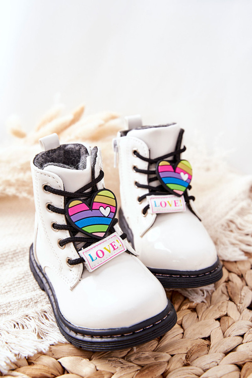 Maľované topánky bielej vlny s bielym vlnom