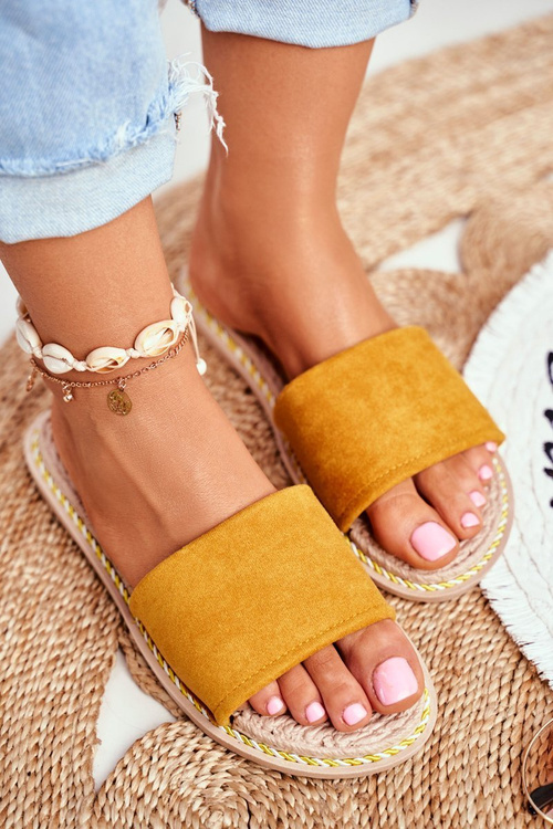 Dámske žabky Classic Suede Yellow Pozri sa na mňa