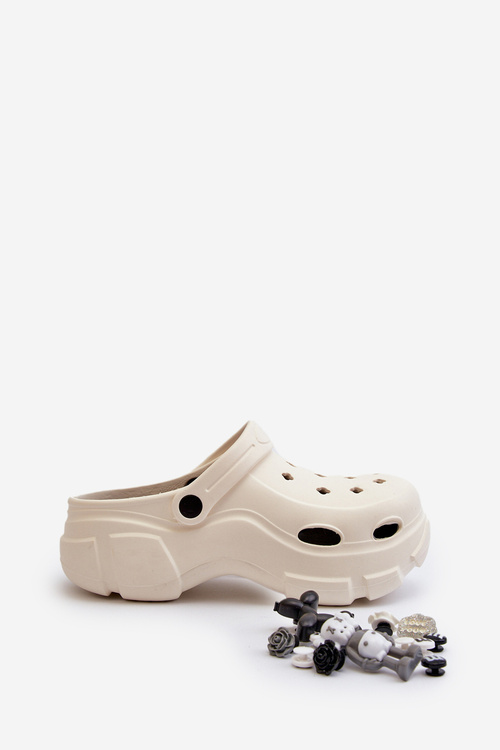 Dámske ľahké peny pantofle na masívnej podrážke bielo Matirra