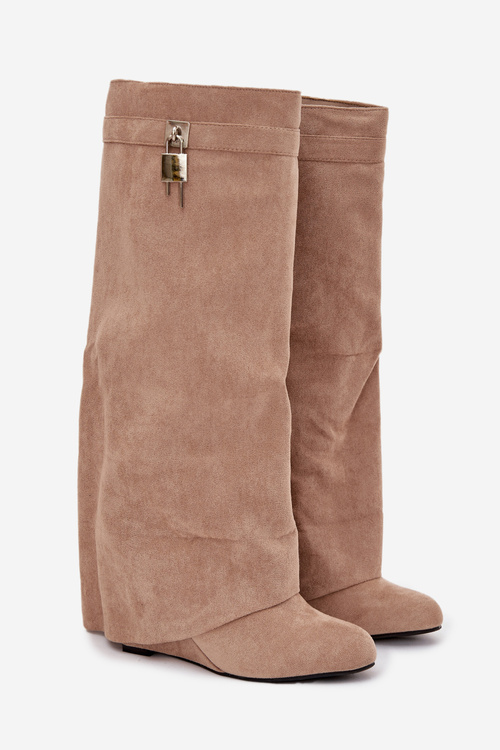 Dámske čižmy na platforme s pásikom a strieborným detailom béžové Korivelle