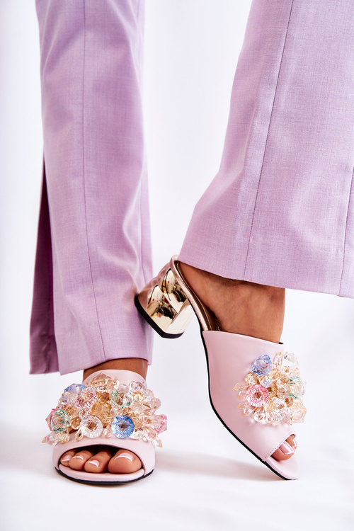 Kožené dámske podpätky s ružovou dekoráciou Calinda