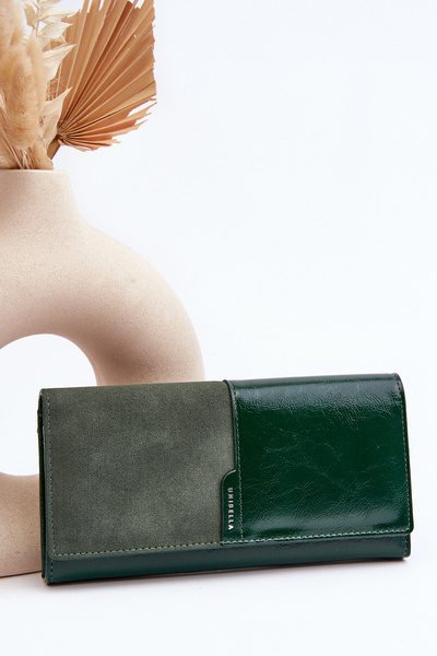 Dámska peňaženka pripevnená magnetom tmavej -zelenou harlom
