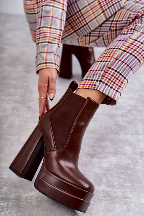 Dámske kožené topánky na masívnom hnedom päte Jones