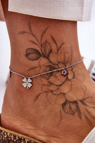 Strieborný náramok s módnymi príveskami