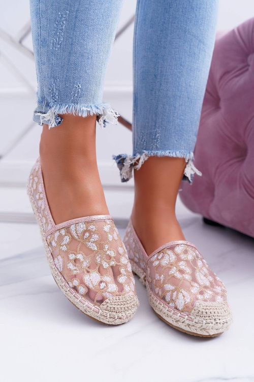 Vrecia Flogs Rede Mocks Woders v kvetoch