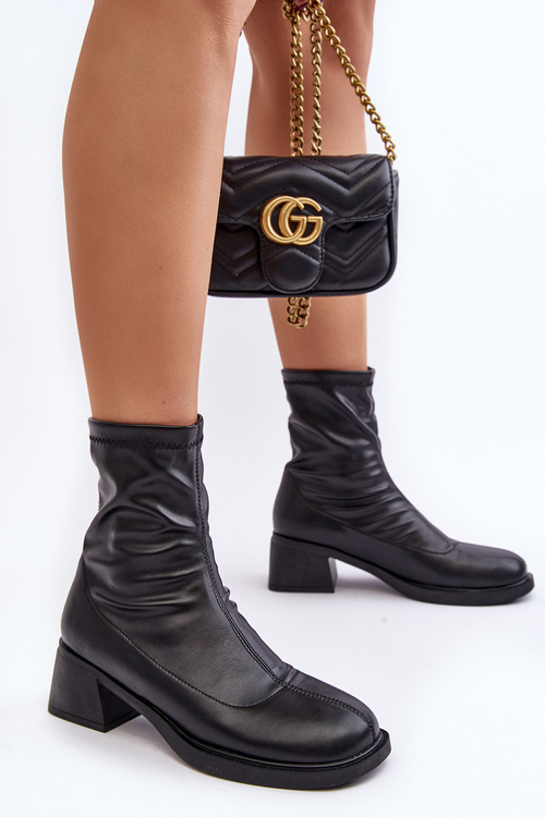 Dámske topánky s nízkym obsahom čiernej afroteia