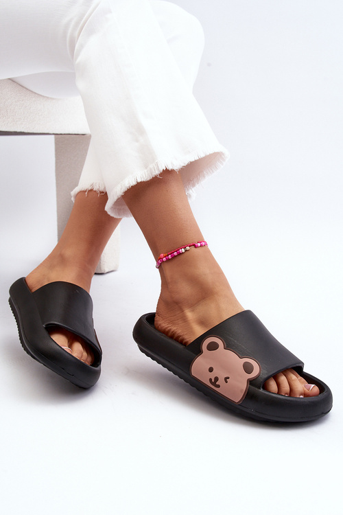 Dámske ľahké peny pantofle s motívom medveďa čierne Parisso