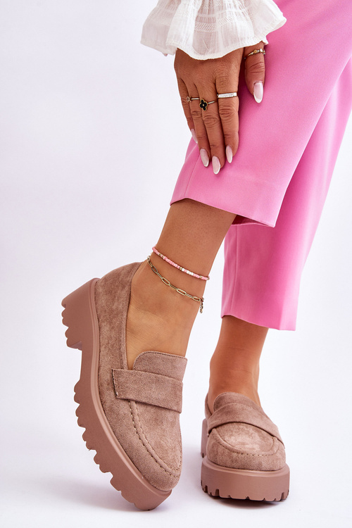 Klasické semišové topánky korinných béžových mokasov