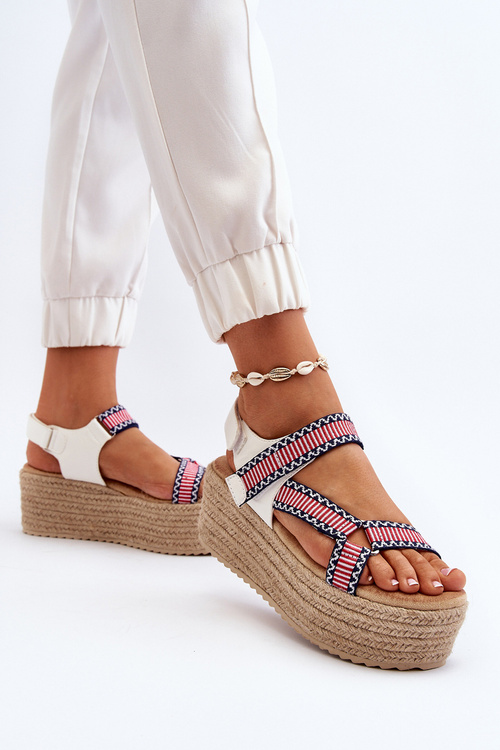 Dámské sandály na pletené masivní podrážce bílé Luminea