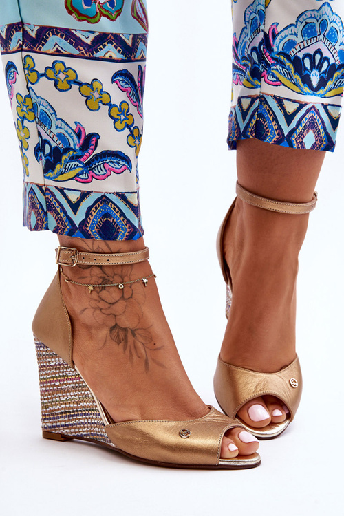 Kožené Sandály Na Koturnu Laura Messi 2603/784 Zlate