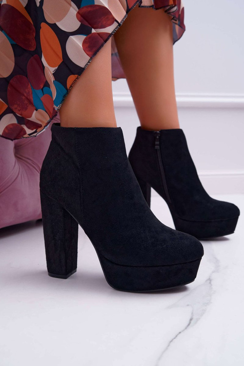 Dámske topánky na stĺpiku čiernej Celinne Suede Platform