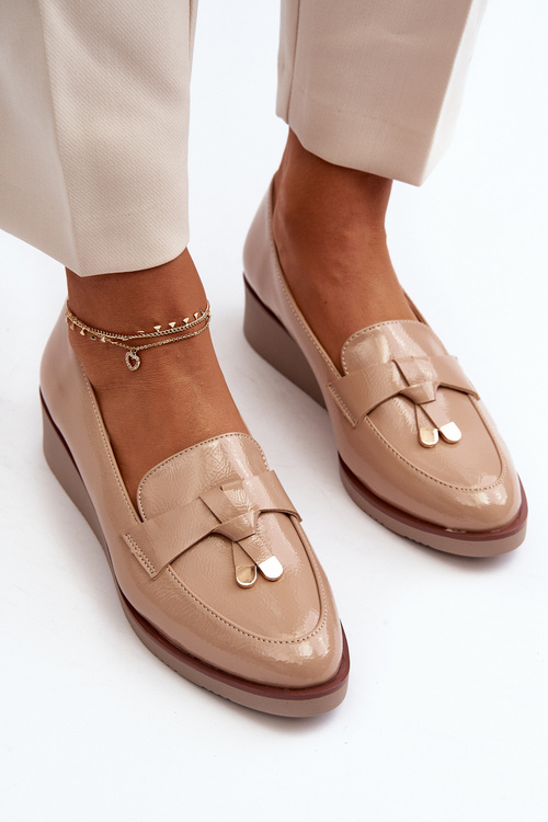 Dámske lakové topánky na klíne s ozdobou Čierne Miliret