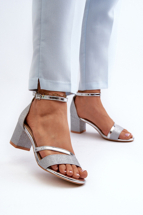 Dámske sandále na nízkom opätku strieborné Ploemis