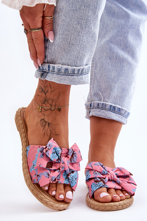Dámske flip -flops s materiálom luk ružového kvetu