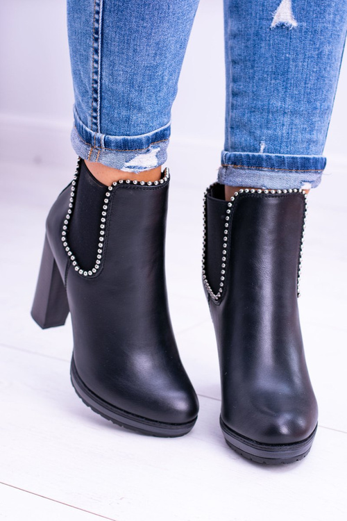 Black Slip -up Boots na príspevku Bernatt