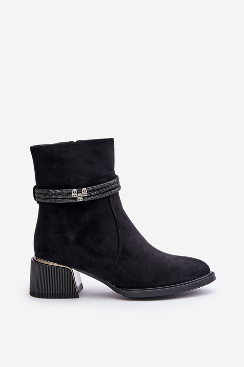 Zateplené dámské boty na nízkém podpatku s ozdobnými pásky D&A MR880-027 černé