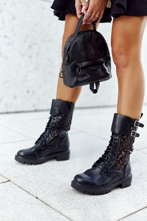 Čierne kožené topánky s otvoreným dielom