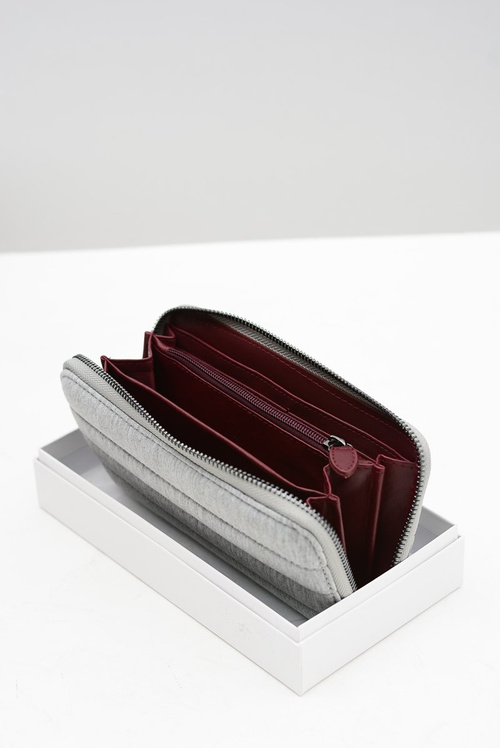 Veľké ženské sivé portfólio Diana & Co