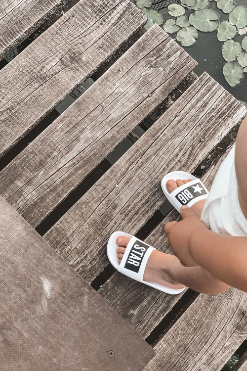 Veľká hviezda DD374151 Biele detské žabky