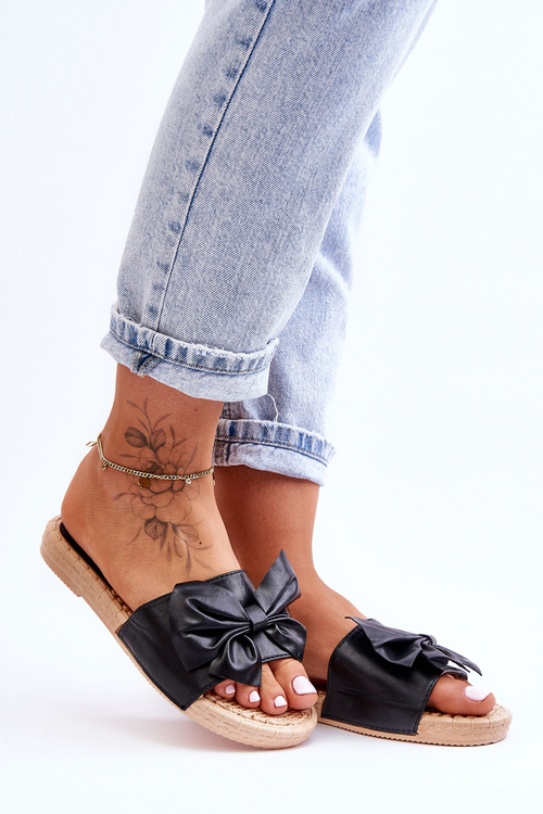 Módne dámske papuče s luku čiernou esterom