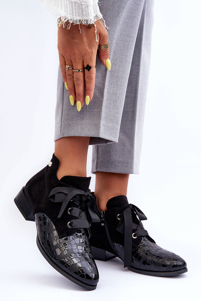 Dámska plochá topánky s čiernou väzbou Meroni