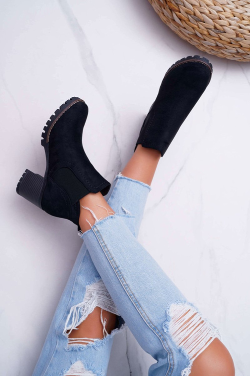 Ženské topánky na čiernom poste Suede Suede