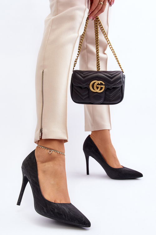 Čierne žiariace zdobené topánky na vysokom opätku Klonisa