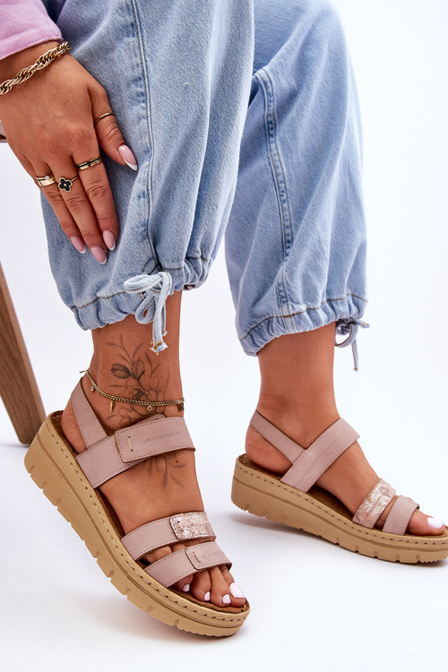 Dámske kožené sandále s ružovou farbou