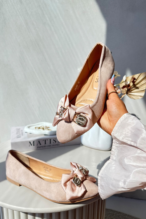 Dámské baleríny z ekologického semiše s mašlí a broží v béžové barvě Satris