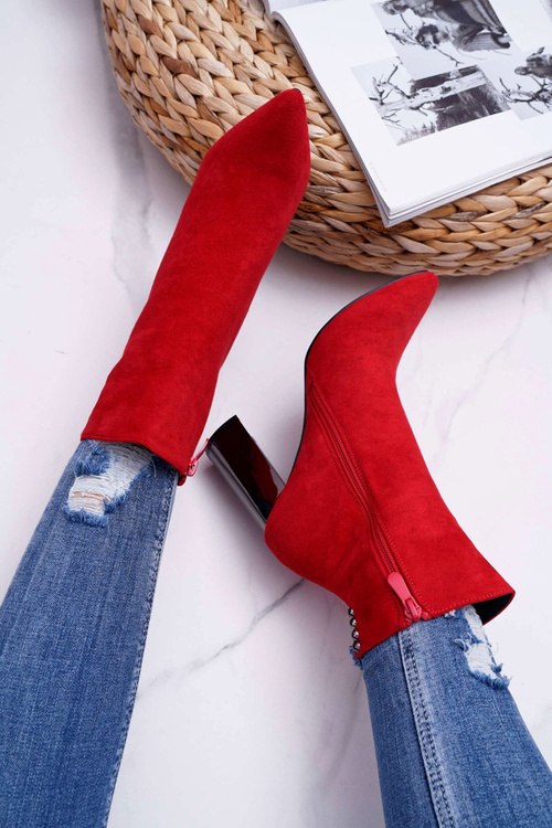 Ženské topánky na striebornom post červenej dimmy