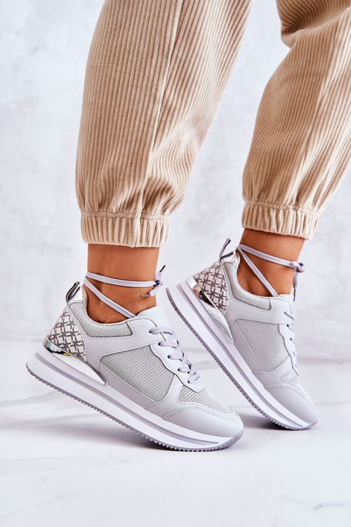 Dámske klasické športové topánky na šedej pokročilej