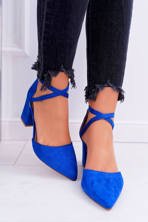 Dámske čerpadlá na stĺpe v premávke Kabrowe