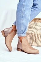 Odstíny hnědé a béžové