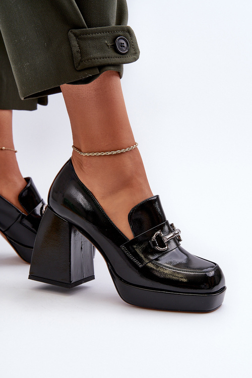 Lakované dámske kožené topánky na opätku čierne D&A MR38-906