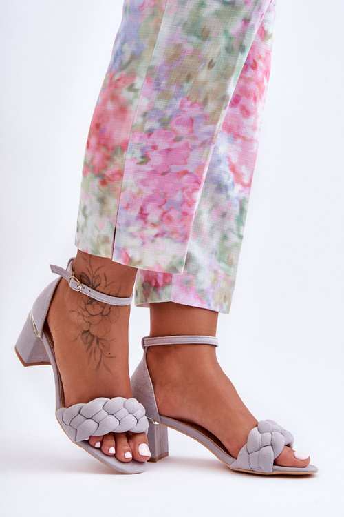 Semišové sandále s vrkôtkovou šedou essenzou