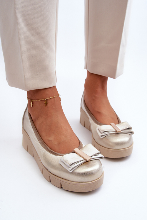 Kozačky ze syntetické kůže na platformě s ozdobou Zlaté Lewski 3384