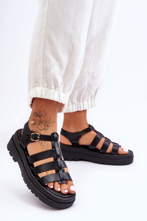 Kožené sandály s pruhy Černá Colet