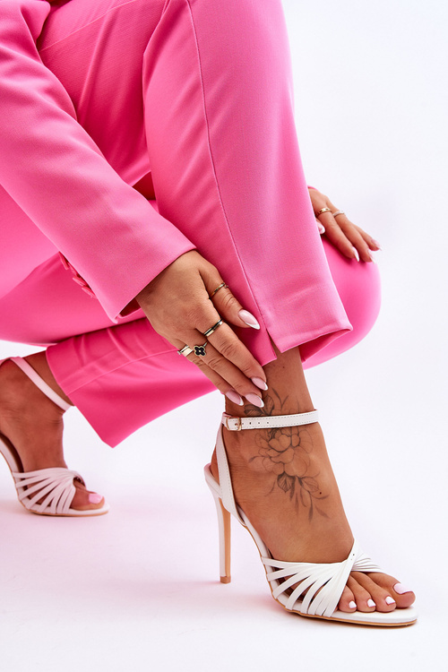 Ženské sandále na bielom miláčiku