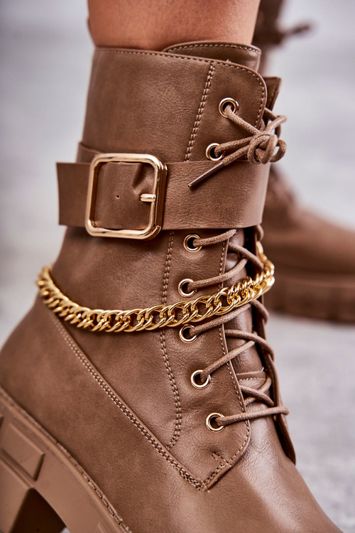 Módne pracovníčky topánky s hnedou reťazou smooletne