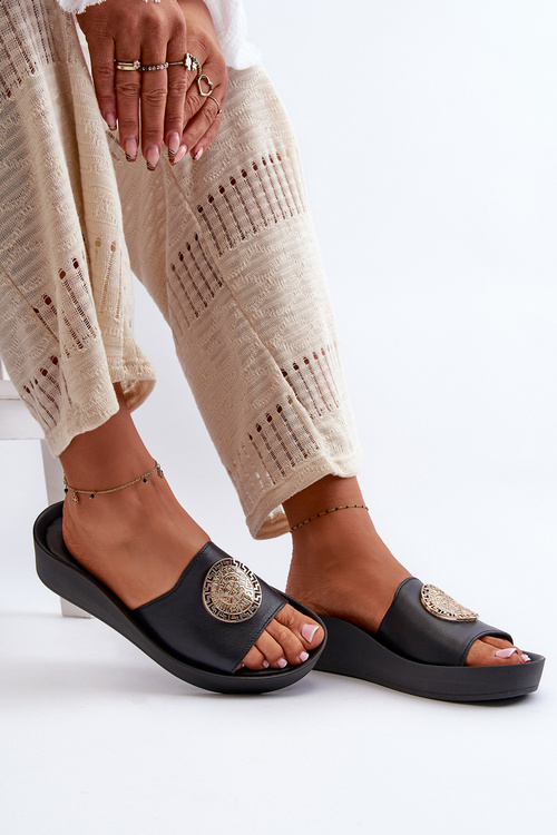 Zazoo 2920 Kožené Dámské Žabky na Klinu s Zlatým Prvkem Zlatý Odbarvení