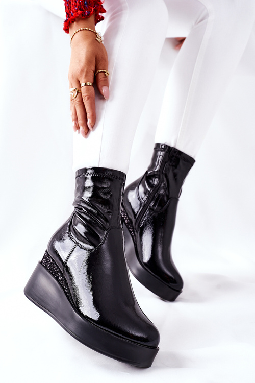 Dámské Boty Na Klínu Lakované černé Therapie