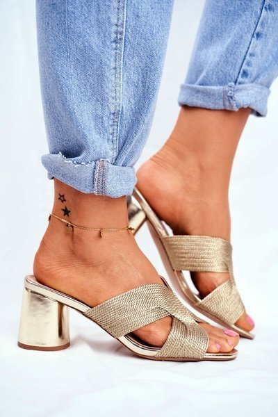 Žabky žabiek na stĺpe