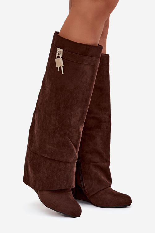 Dámske čižmy na platforme s remienkom a strieborným detailom čokoládové Korivelle