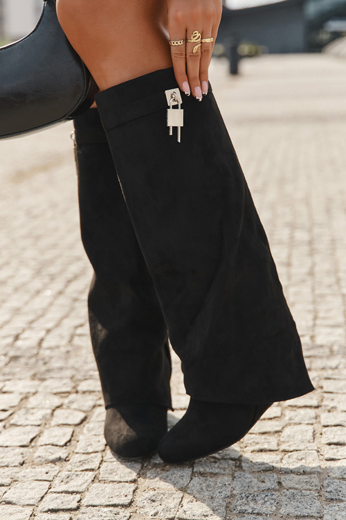 Dámske čižmy na platforme s pásikom a strieborným detailom čierne Korivelle