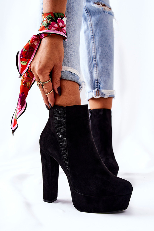 Semišové Boty Na Vysoké Podpatku Černe Sarsea