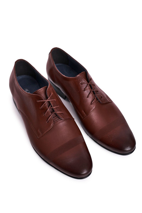 Pánske kožené mokasíry s čiernym kabátom