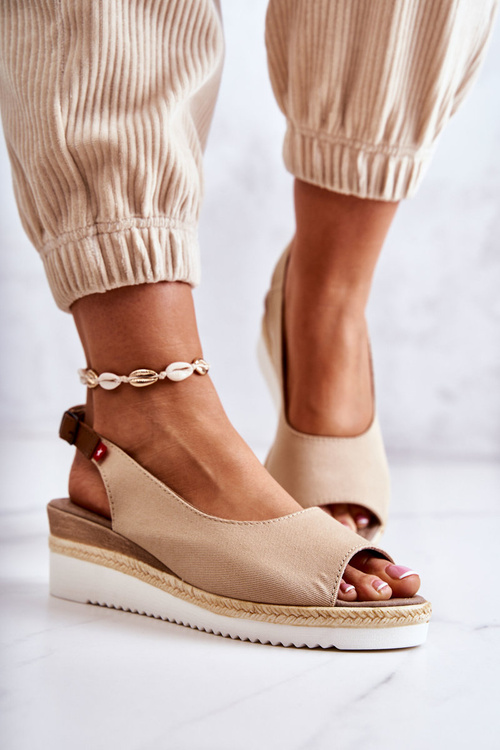 Dámske klinové sandále veľká hviezda jj276049 béžová