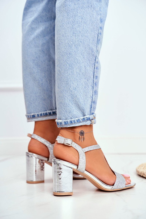 Dámske sandále na striebornom perfektnom trblietavom mieste