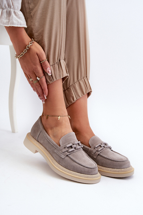 Dámske semišové mokasíny na plochom opätku s ozdobou D&A TW101 Šedé